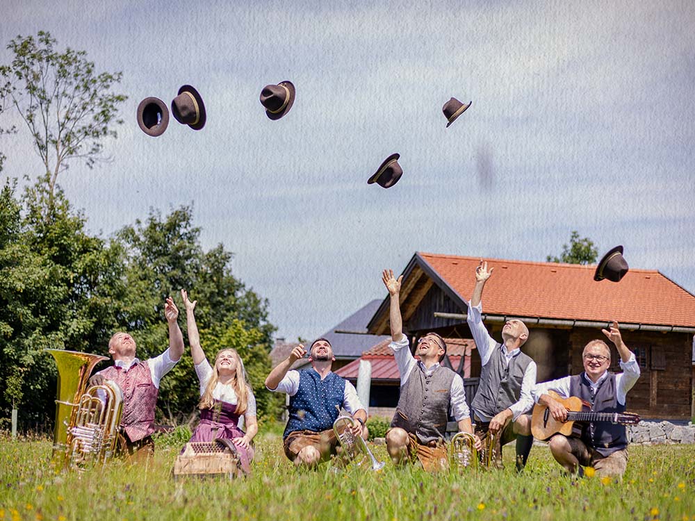 Dämmerschoppen mit der Troadkastn Musi